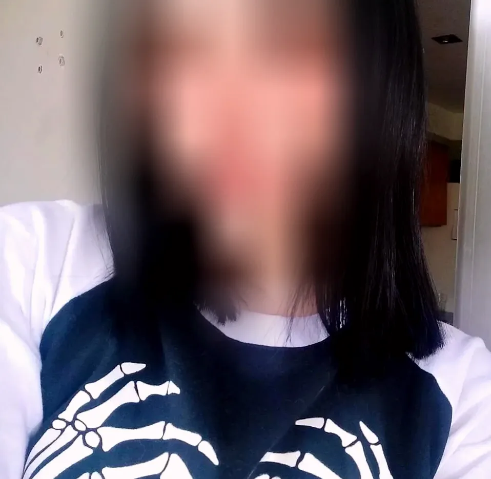 Cara, 20