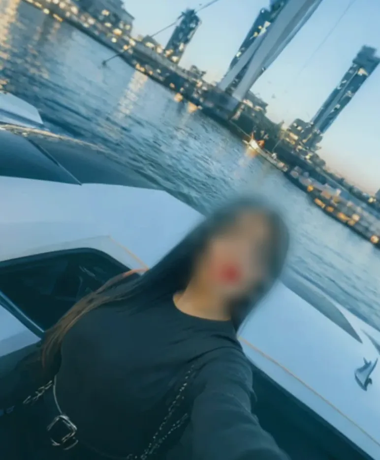 Fiona, 35