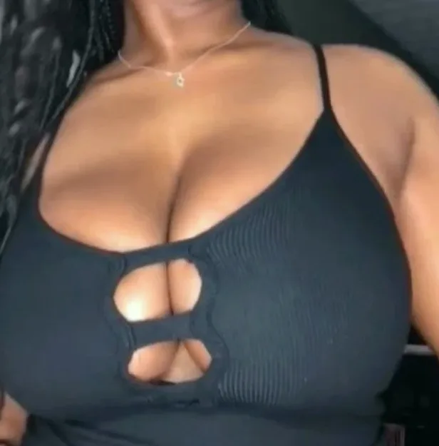Greta, 25