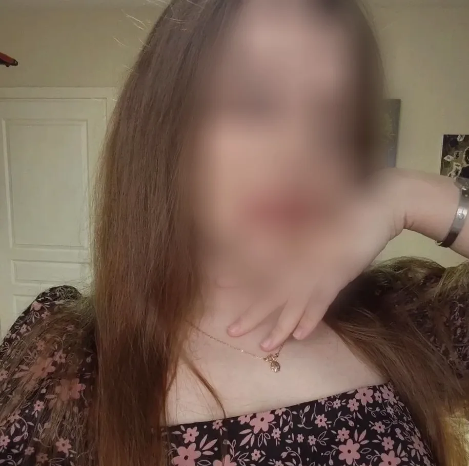 Kira, 24