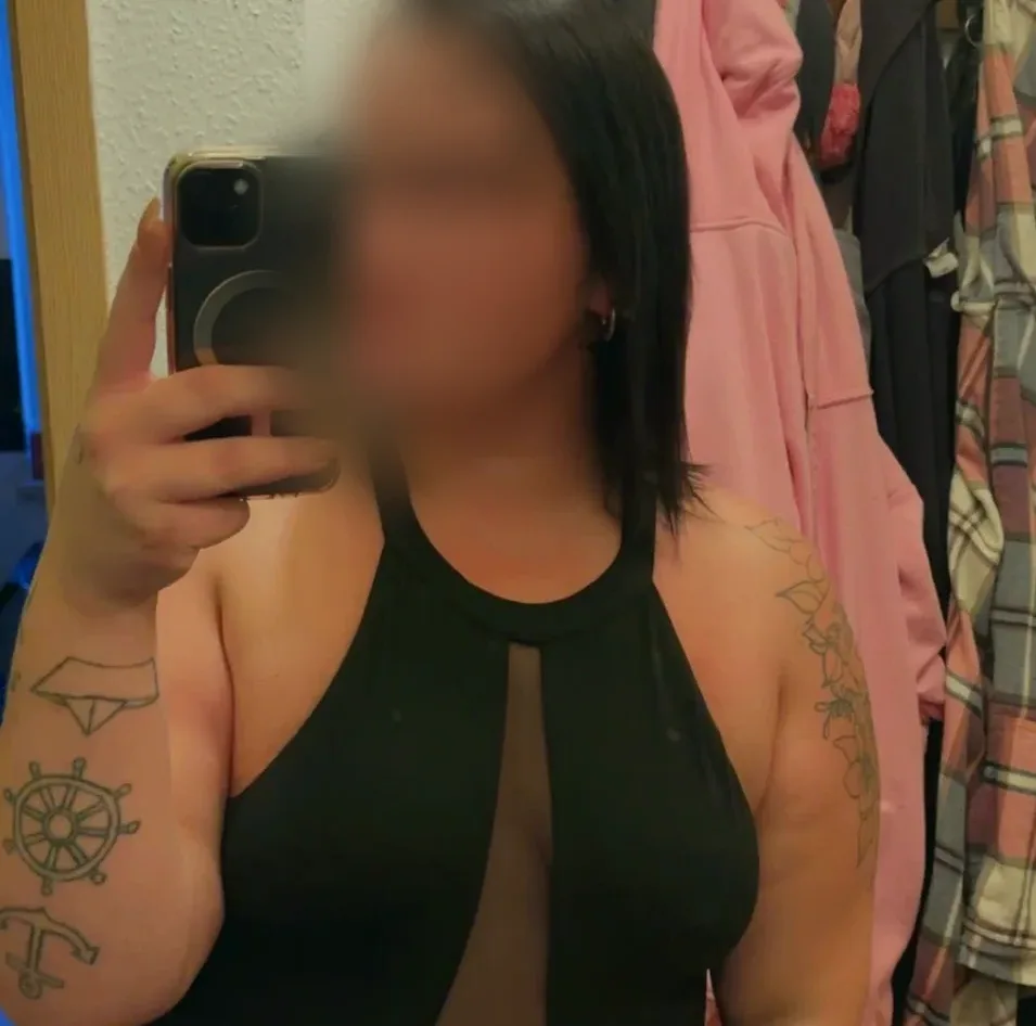 Lucia, 28