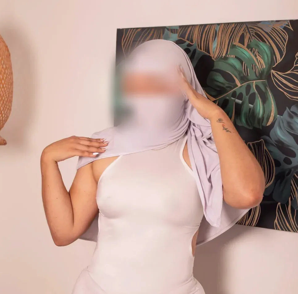 Mira, 21